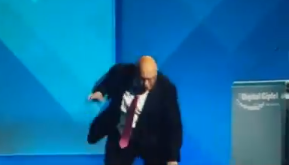 German Economy Minister Peter Altmaier Falls From Stage Loses Consciousness Newshub