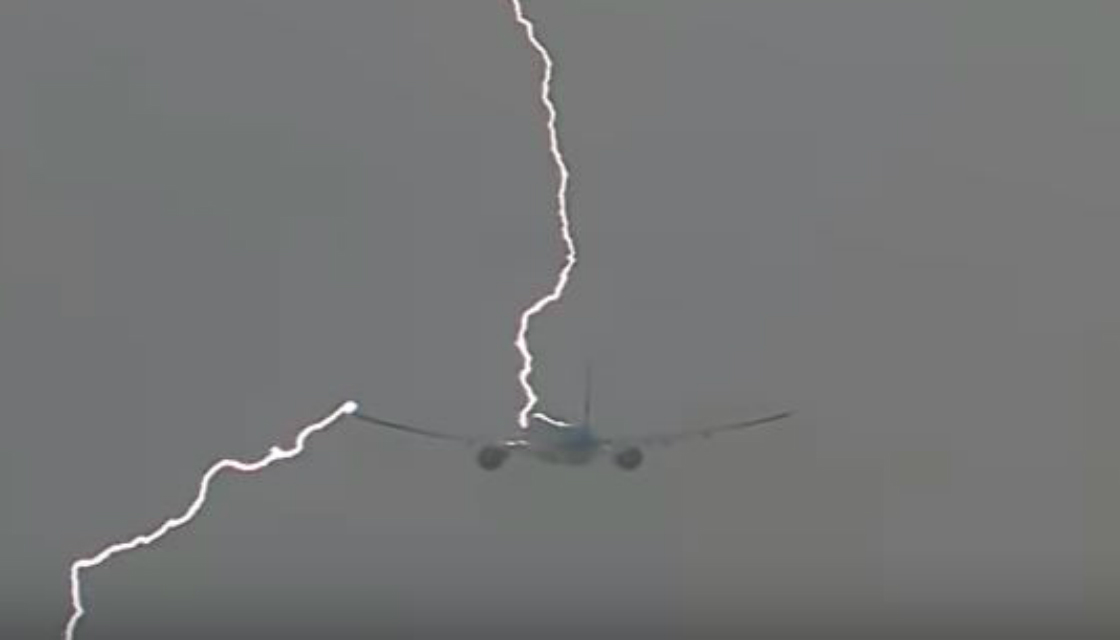 Two planes struck by lightning in morning of wild weather | Newshub