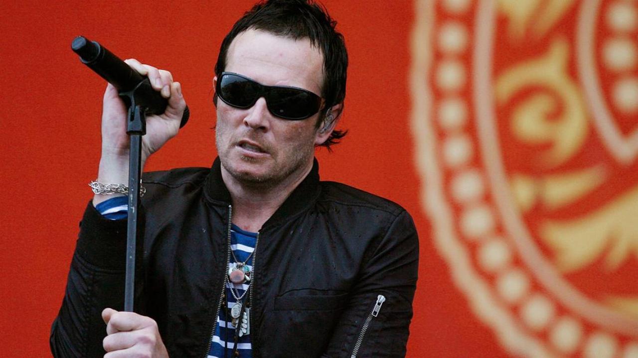 scott-weiland-stone-temple-pilots-singer-dead-at-48-newshub