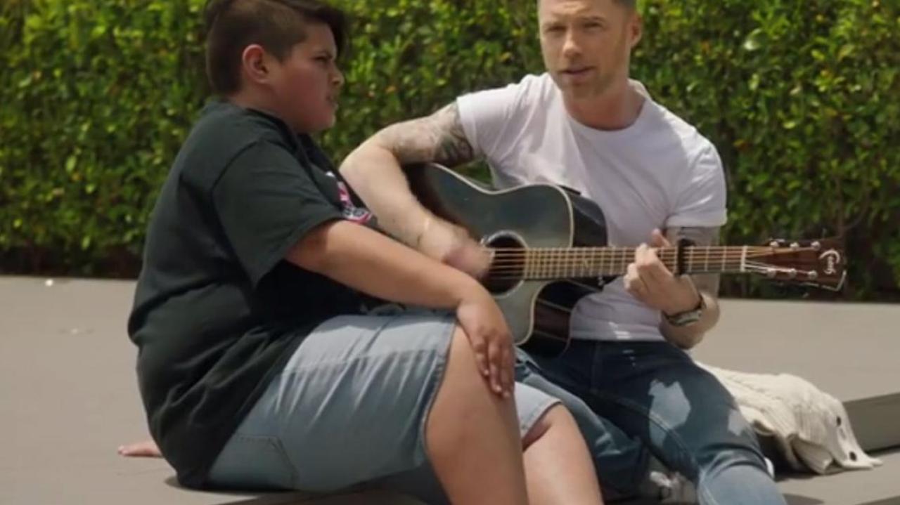 Download Air NZ teams up Ronan Keating, Julian Dennison for Christmas song | Newshub