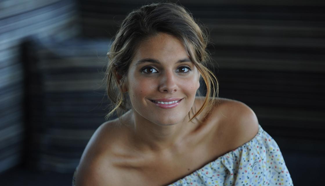 Кэйтлин стэйси. Caitlin Stasey. Кэйтлин Стэйси актриса. Кейтлин Стейси актриса. Кэйтлин Стэйси горячие.