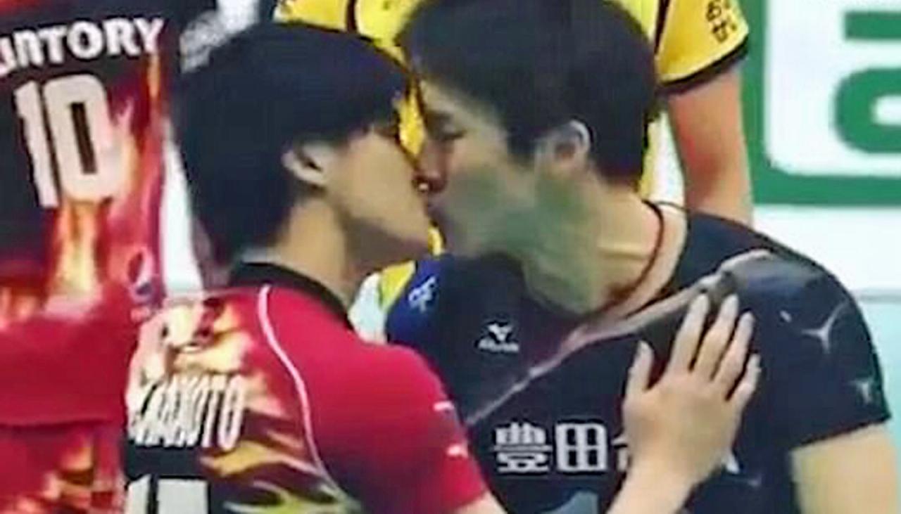 Fight At Japanese Volleyball Game Quelled With A Kiss Newshub