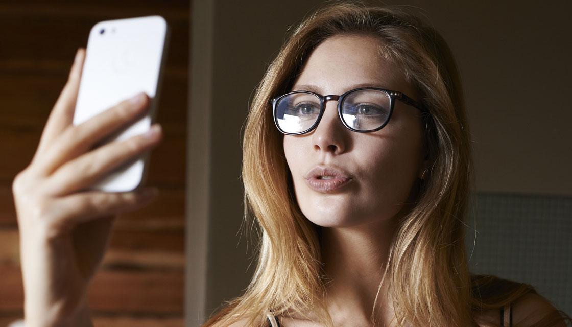 How To Take The Perfect Selfie According To Science Newshub