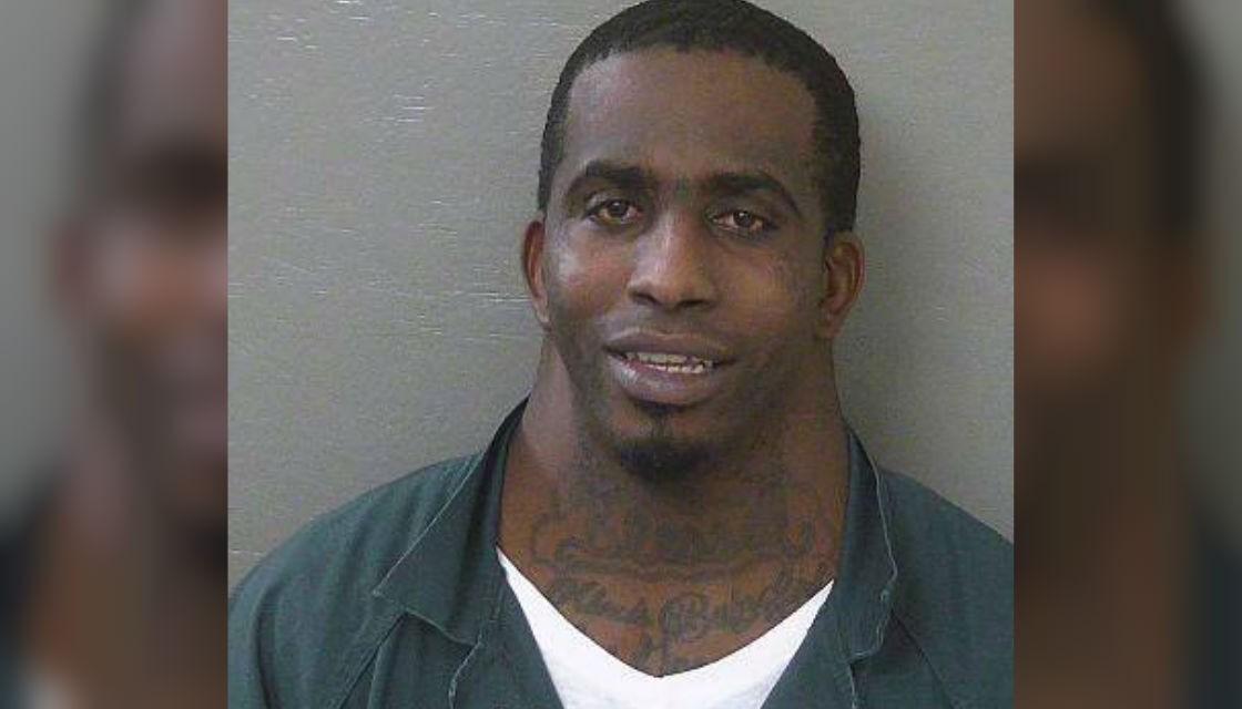 dude with big neck        <h3 class=