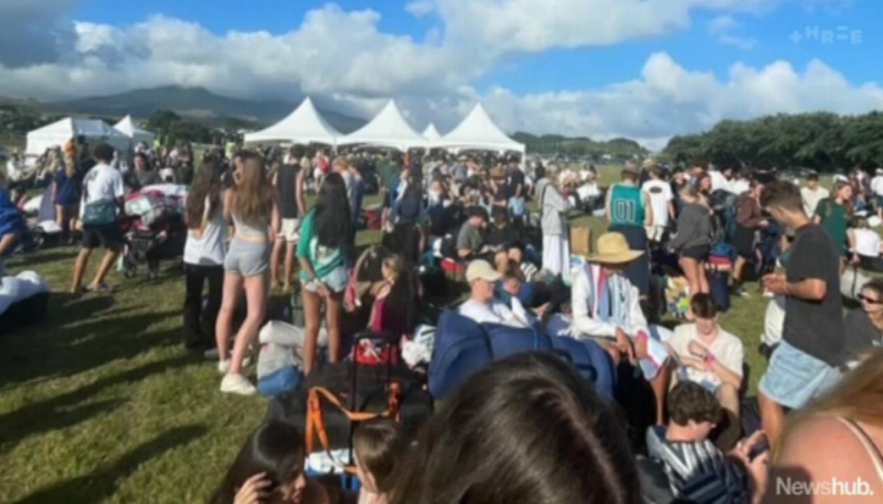 Soundsplash apologises after up to eight-hour waits in scorching