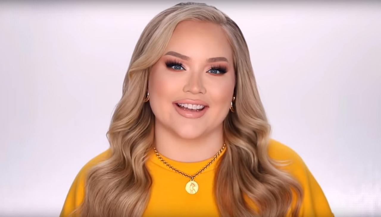 YouTuber NikkieTutorials Reveals She's A Transgender Woman In Emotional ...