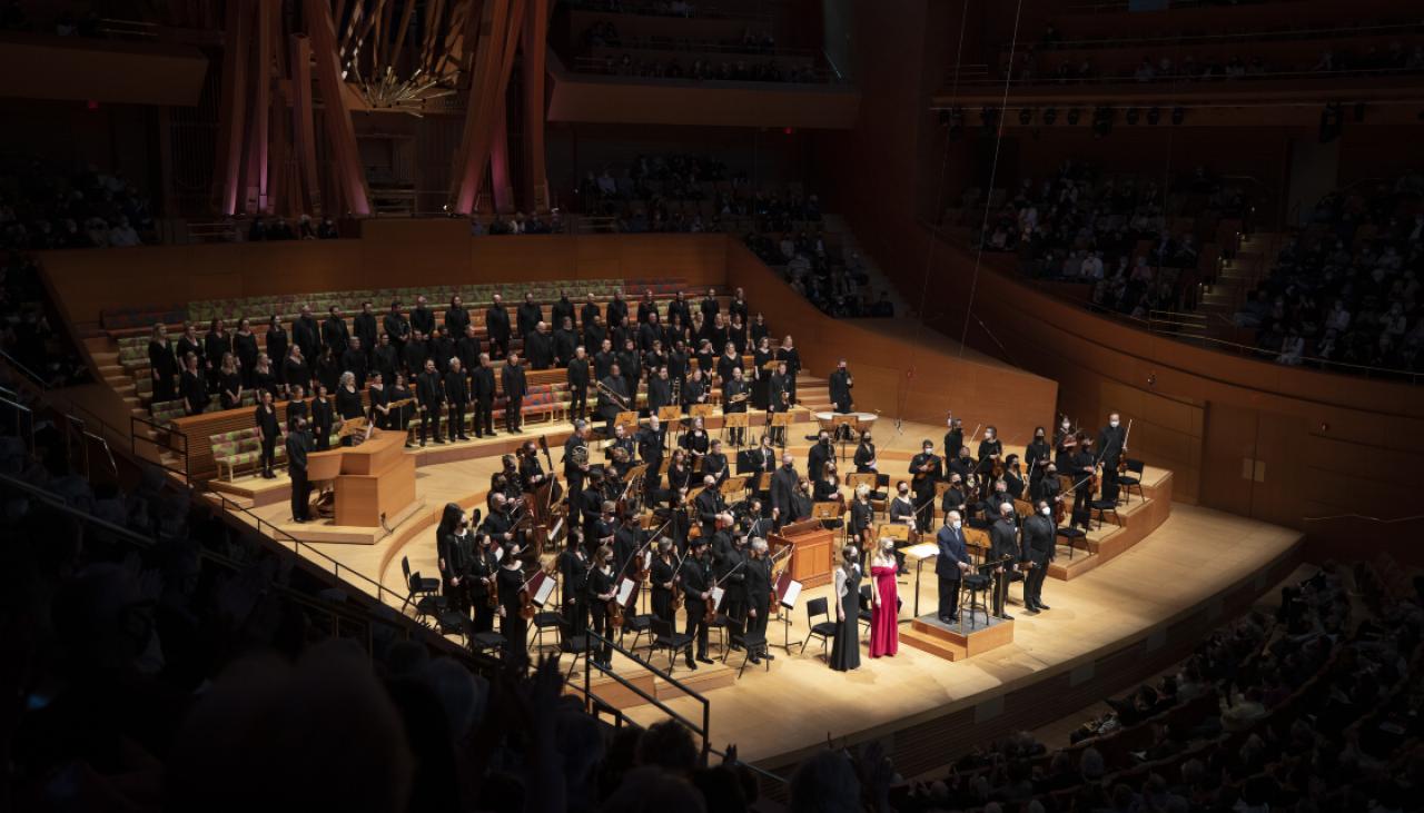 Woman has full body orgasm during Los Angeles Philharmonic