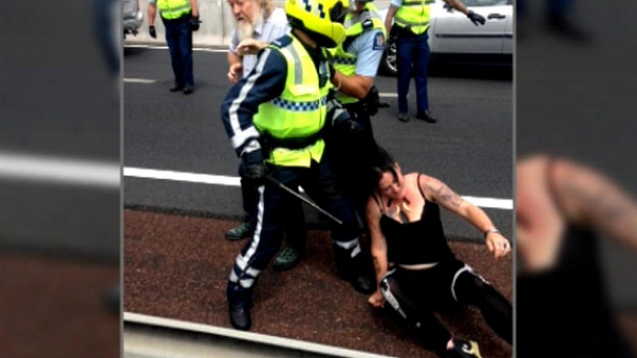 Police Won T Say If Hair Dragging Officer Was Punished Newshub
