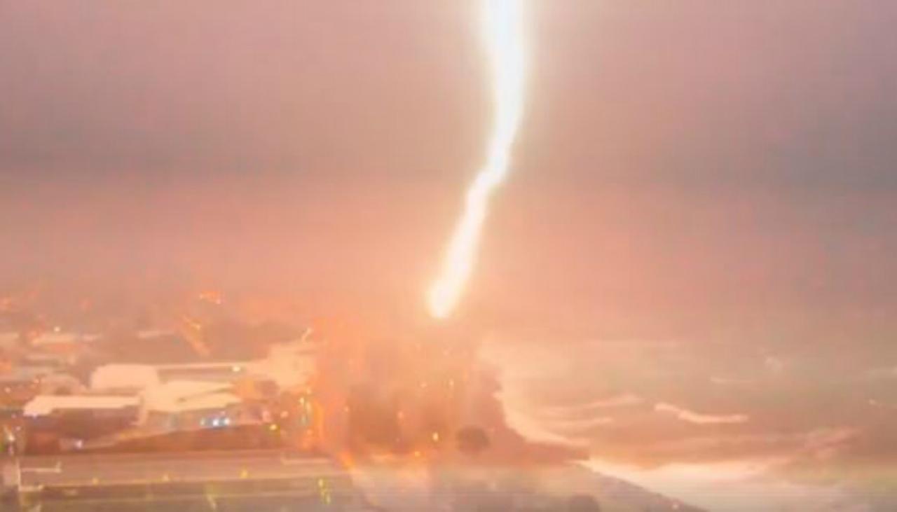 Video: New Plymouth's Wind Wand lashed by lightning | Newshub