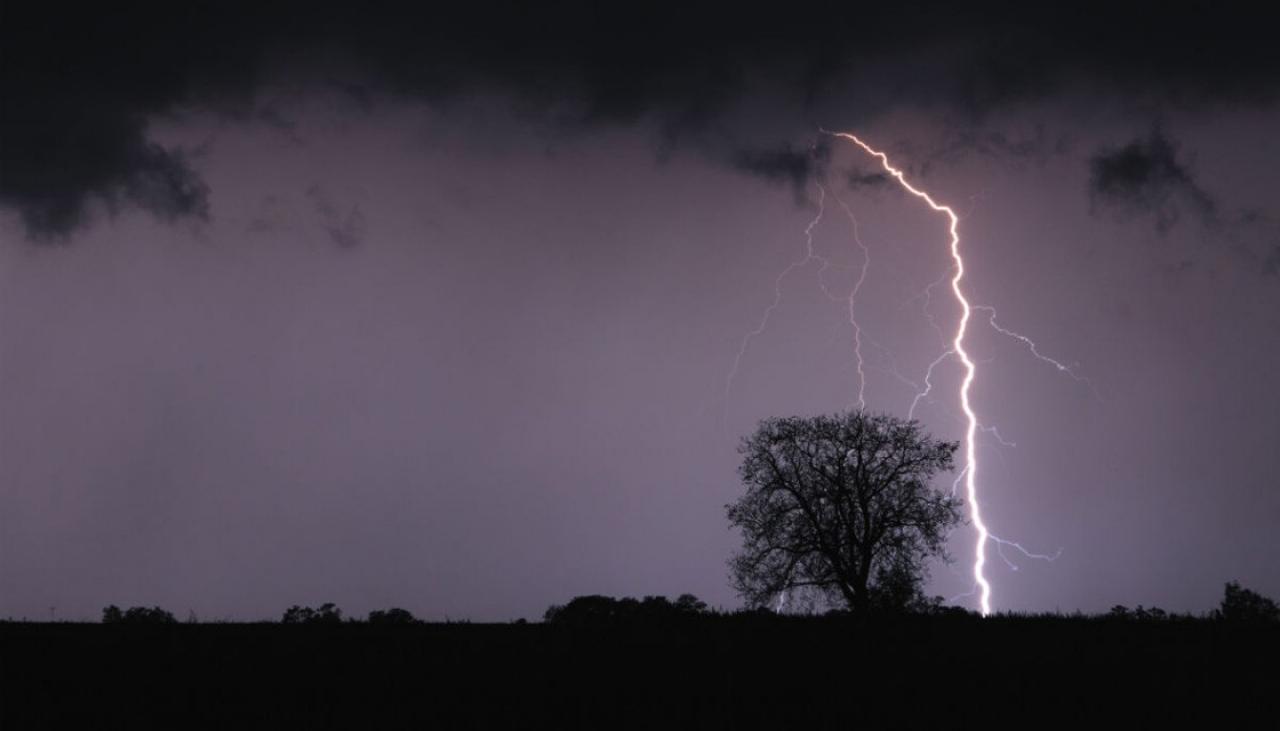 Weather: 'Severe' thunderstorm, hail, lightning warning across North