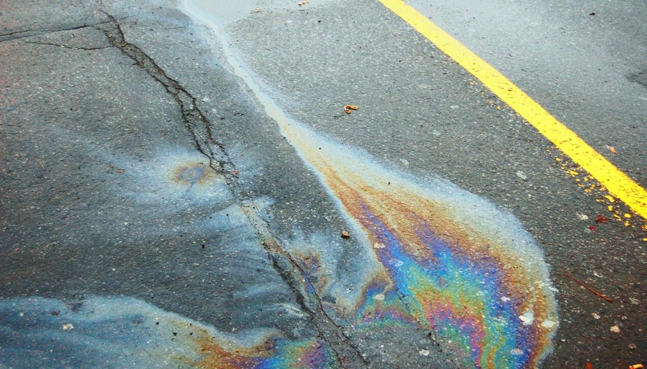 Oil+spill+slows+traffic+on+Highway+11+near+Warman