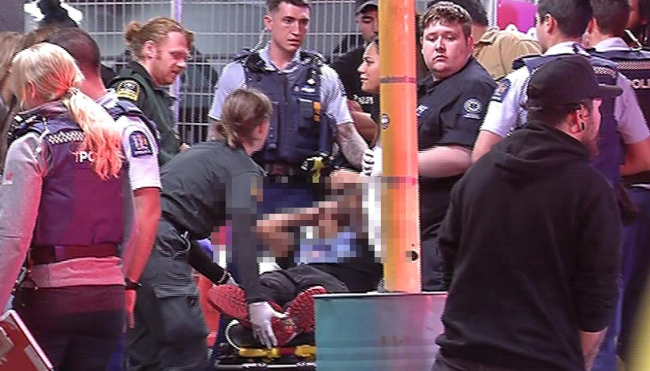 Three stabbed in Auckland bar fight Newshub