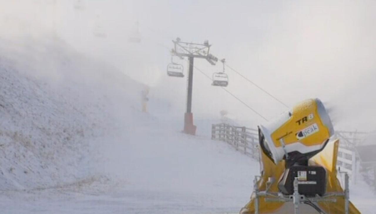 Cold snap brings snow  to Queenstown but trans Tasman 