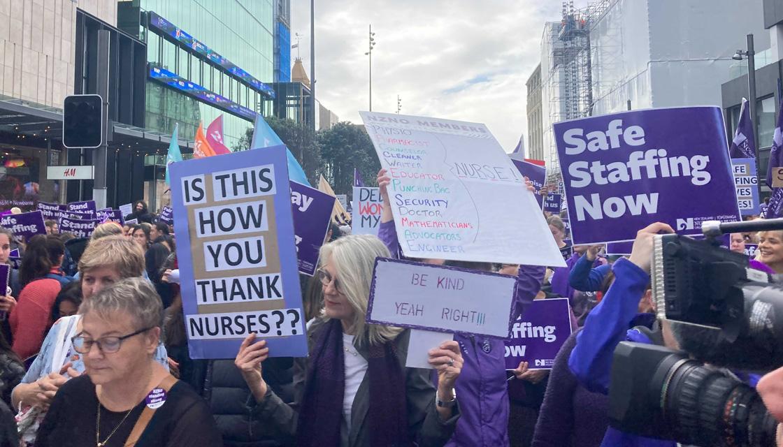 The Best Signs From New Zealand Nurses Strike Newshub