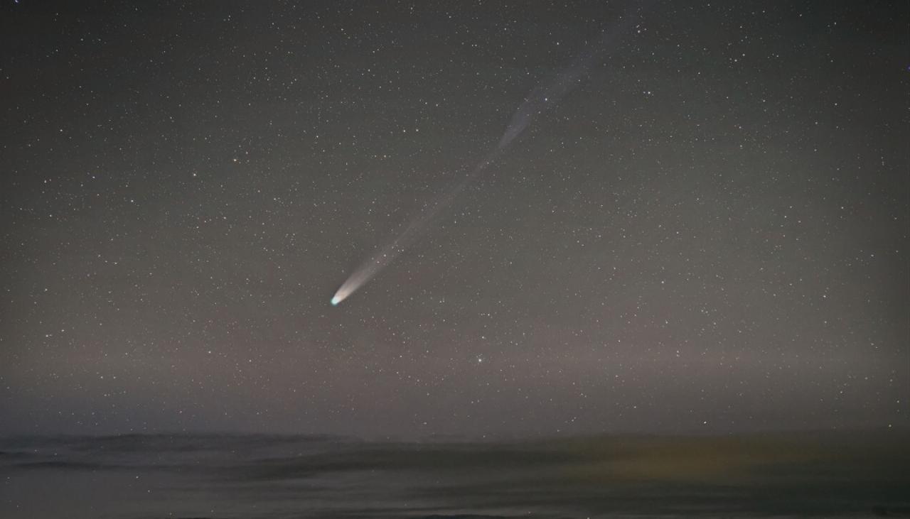 Kiwi shares stunning image of Comet Leonard, aka the 'Christmas Comet