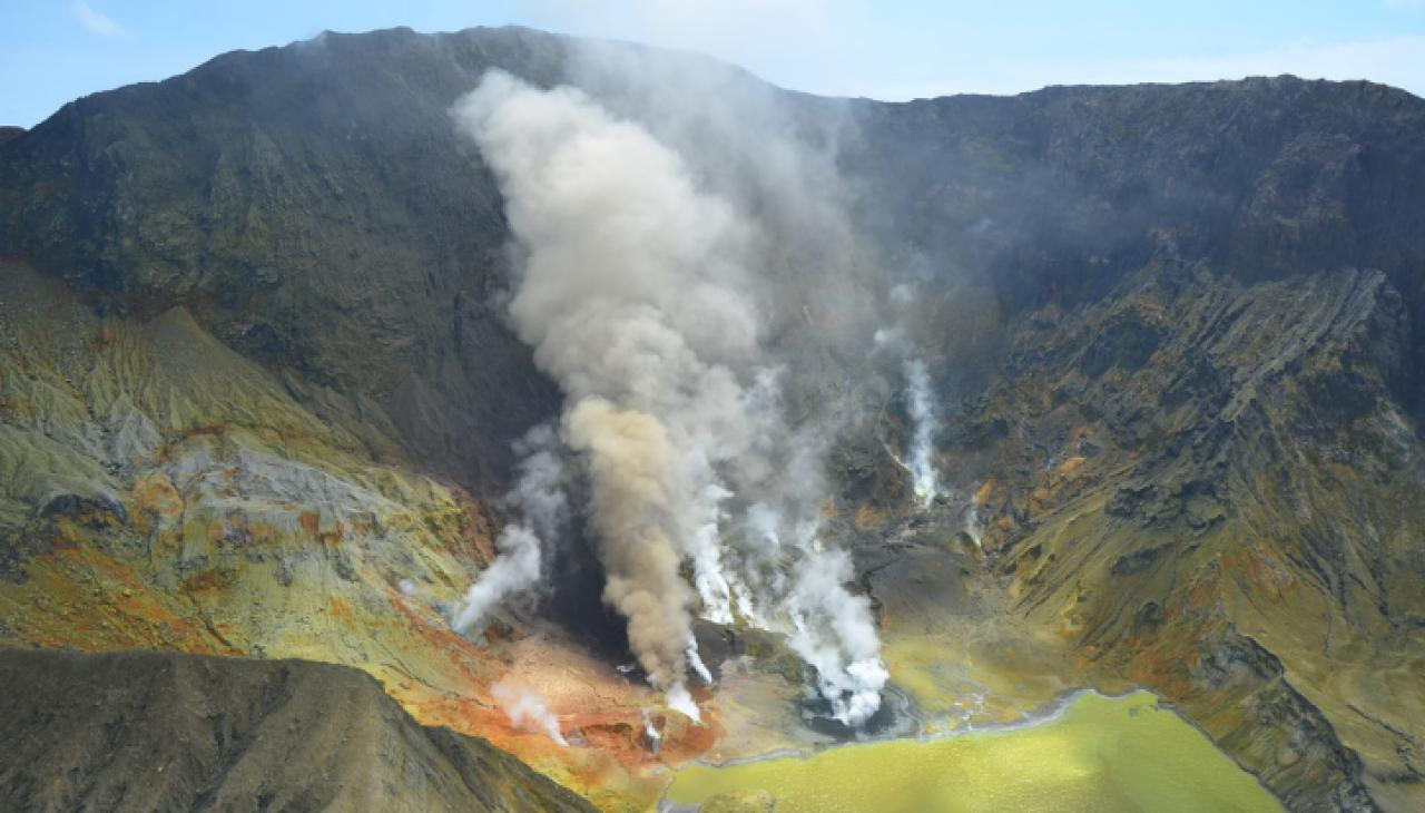 Footage Shows Volcanic Activity In Whakaariwhite Island Newshub 3002