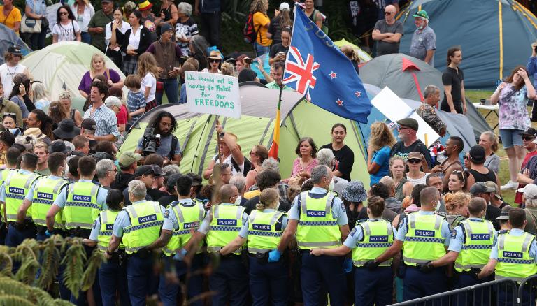 Opinion: The occupation of NZ's parliament grounds is a tactical challenge  for police, but mass arrests are not an option | Newshub