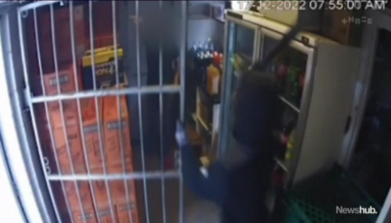 Horrific Cctv Footage Shows Hamilton Dairy Workers Fingers Sliced Off