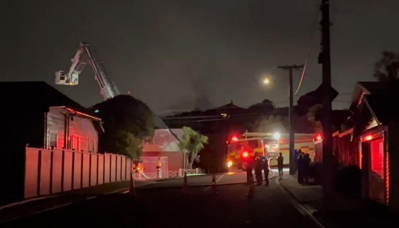 Watch House Bursts Into Flames In Wellington Newshub 3628