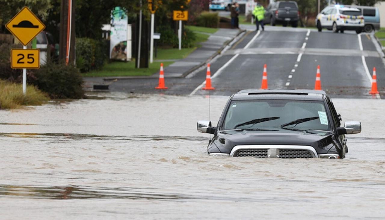 Weather Auckland flooding where to get help, what to do, what you