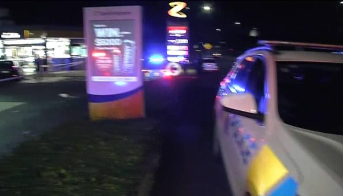 Teenage girl in hospital after being shot after road rage incident in  Auckland | Newshub