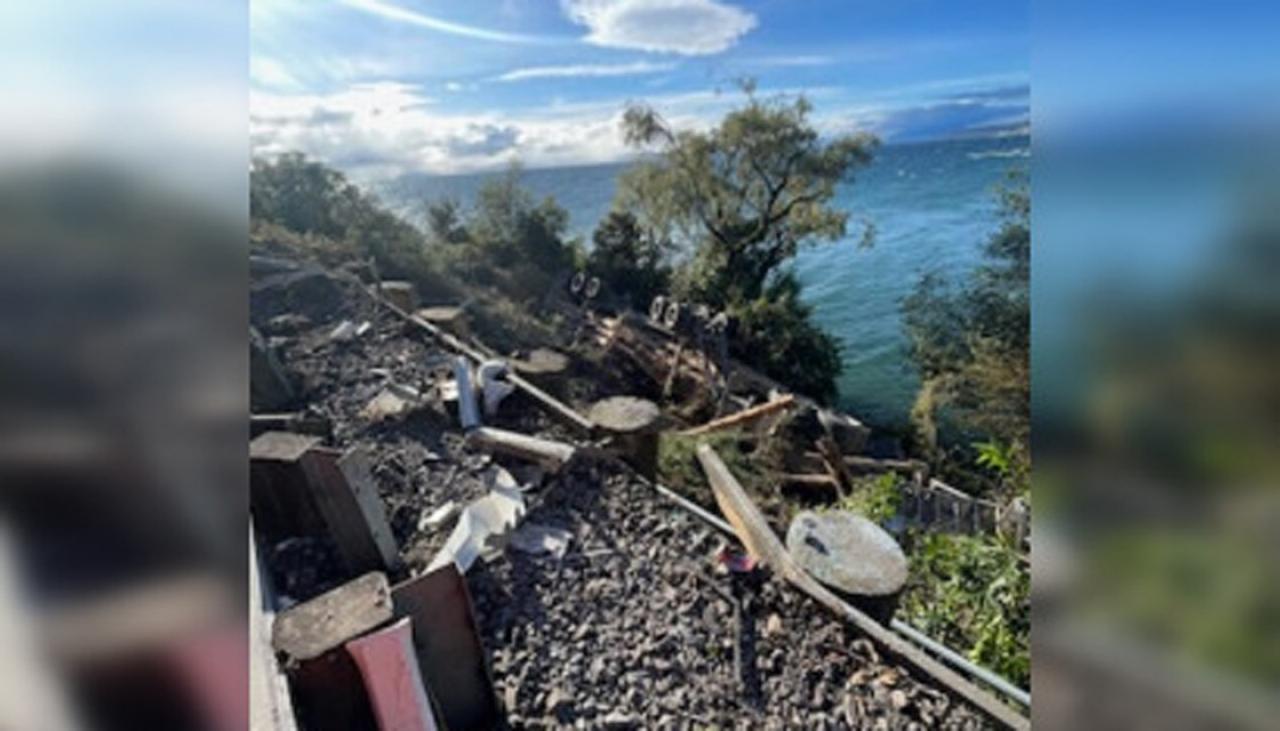 Logging Truck Goes Off Edge Of State Highway 1 Near Lake Taupō, Road ...