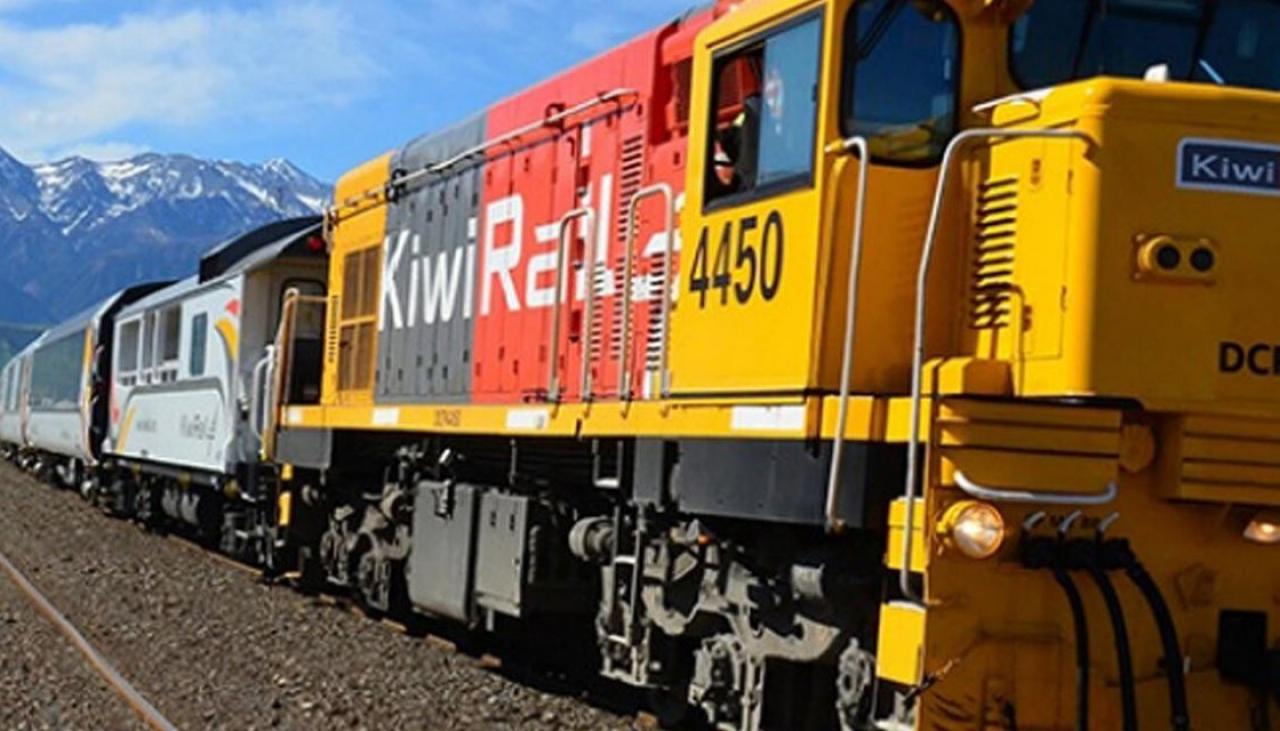 Govt didn't know price of KiwiRail's new diesel locomotives | Newshub