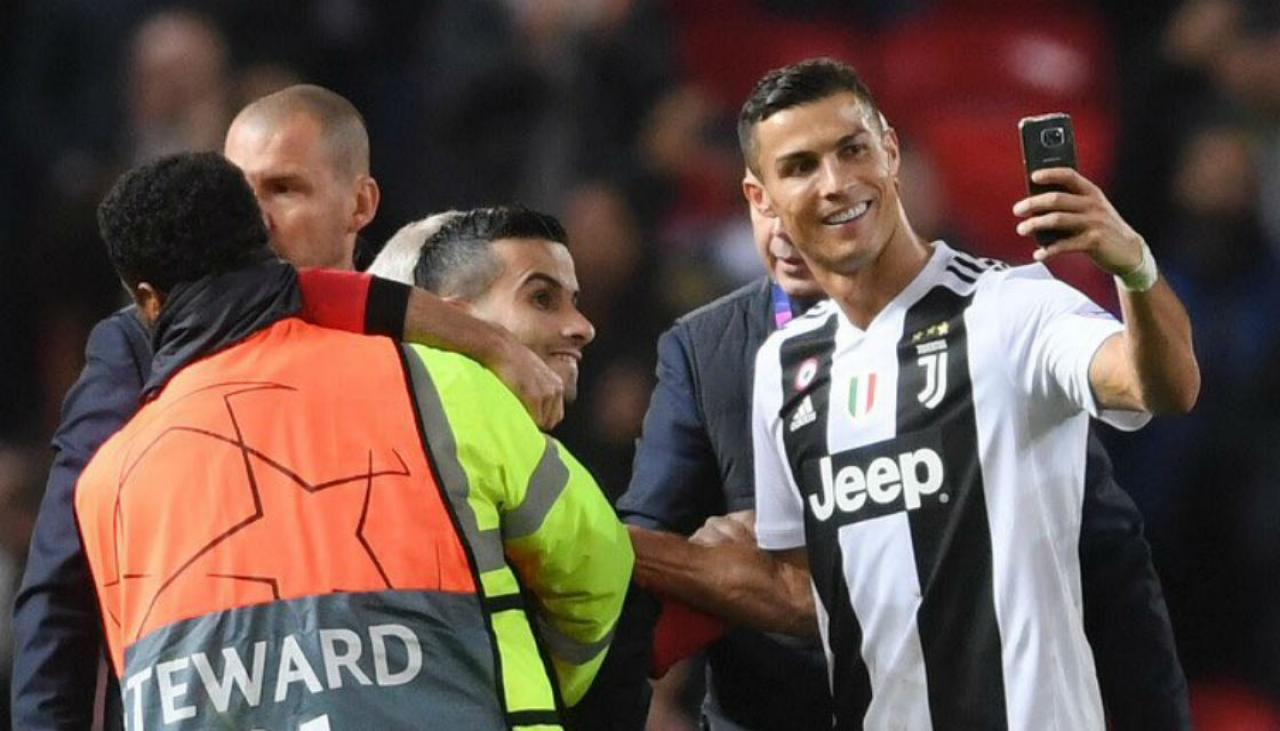 Football: Fan gets selfie with Ronaldo, misses out on ...