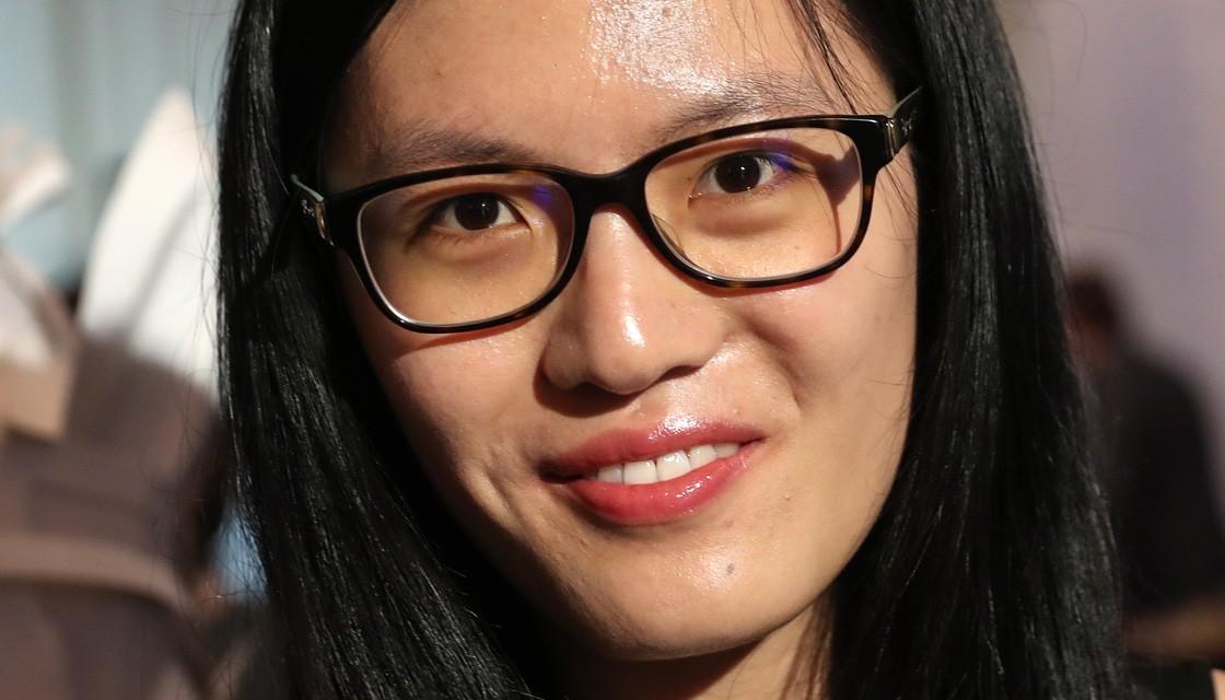 Women times 4. Хоу Ифань. Hou Yifan. Хоу Ифань горячие фото. Hou Yifan Fide.