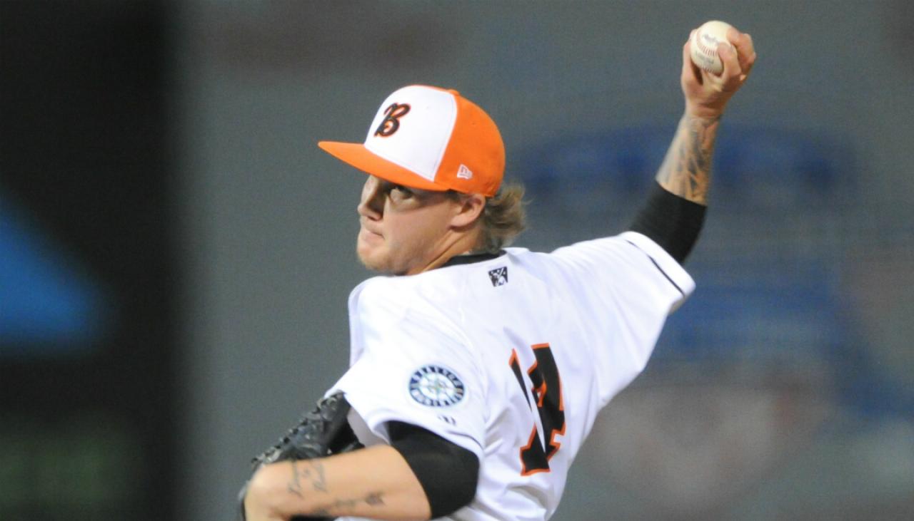 The Perth Heat have been beaten again with Sydney Blue Sox pitcher