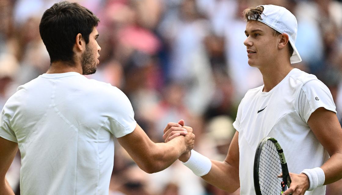 Wimbledon Carlos Alcaraz douses Holger Rune fireworks to reach semi