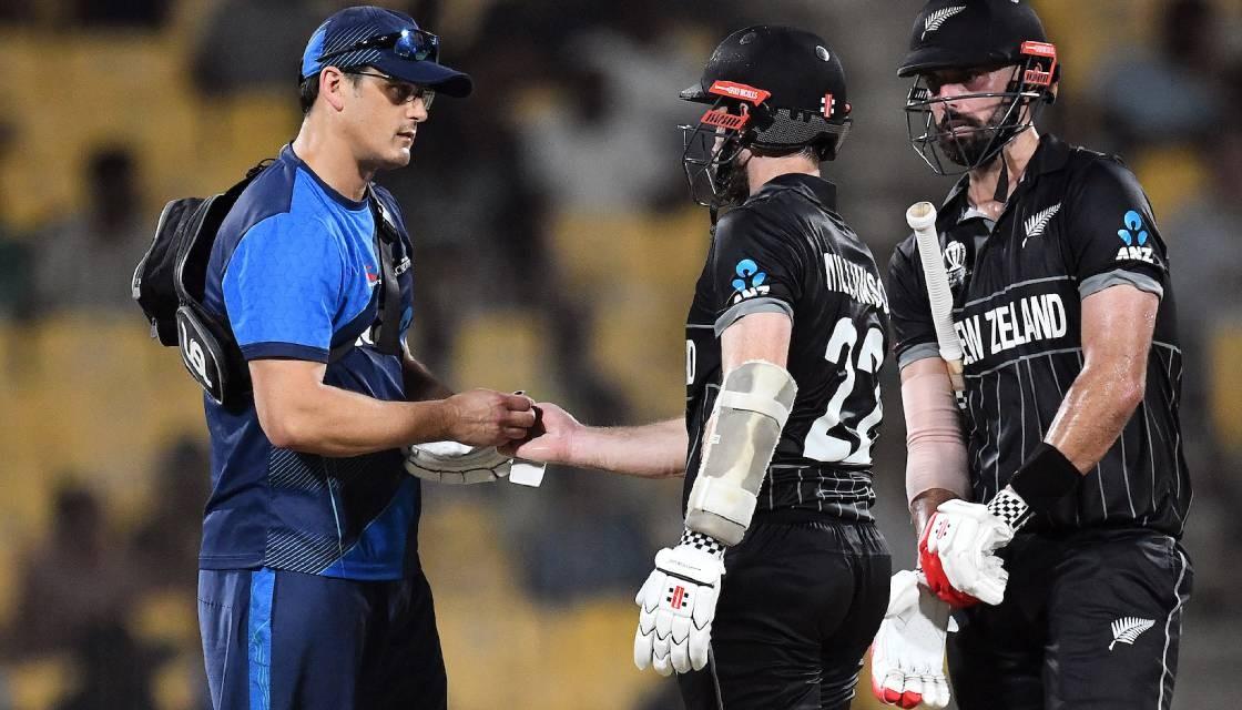 NZ captain Kane Williamson fractures thumb but will stay at Cricket World  Cup