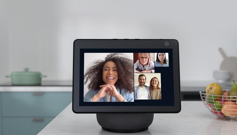 s new Echo Show 10 moves to look at you - The Verge