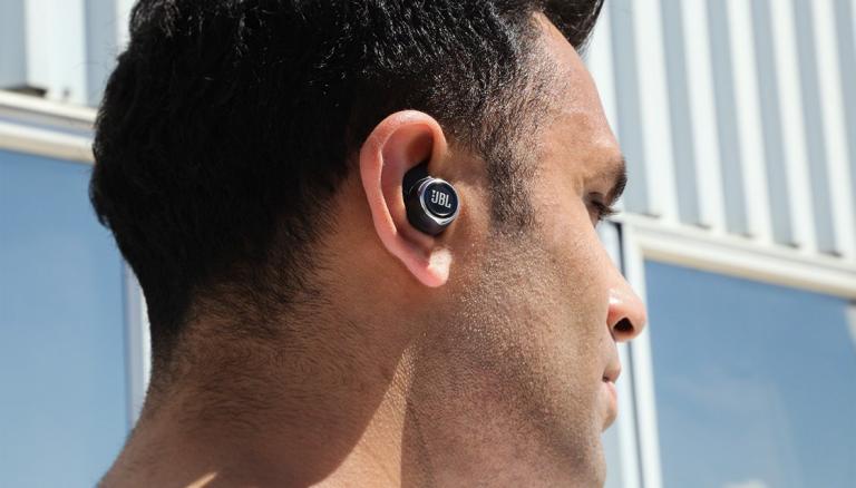 JBL Reflect Flow PRO wireless earbuds has JBL's POWERFIN design for a  secure fit » Gadget Flow