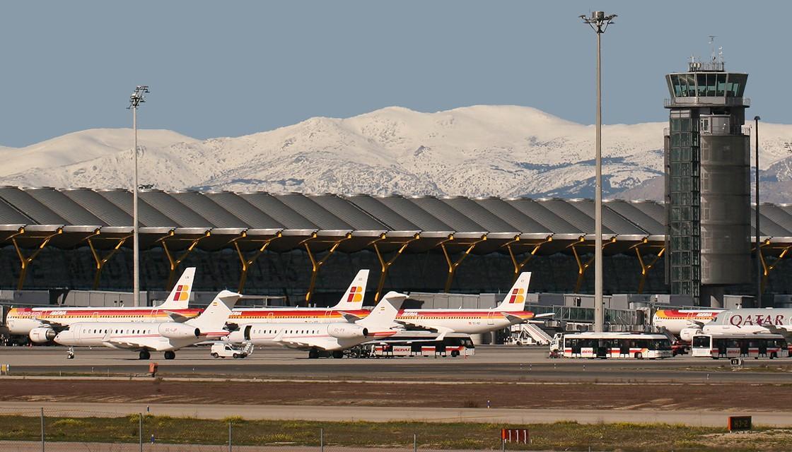 how to get from madrid airport to center of city