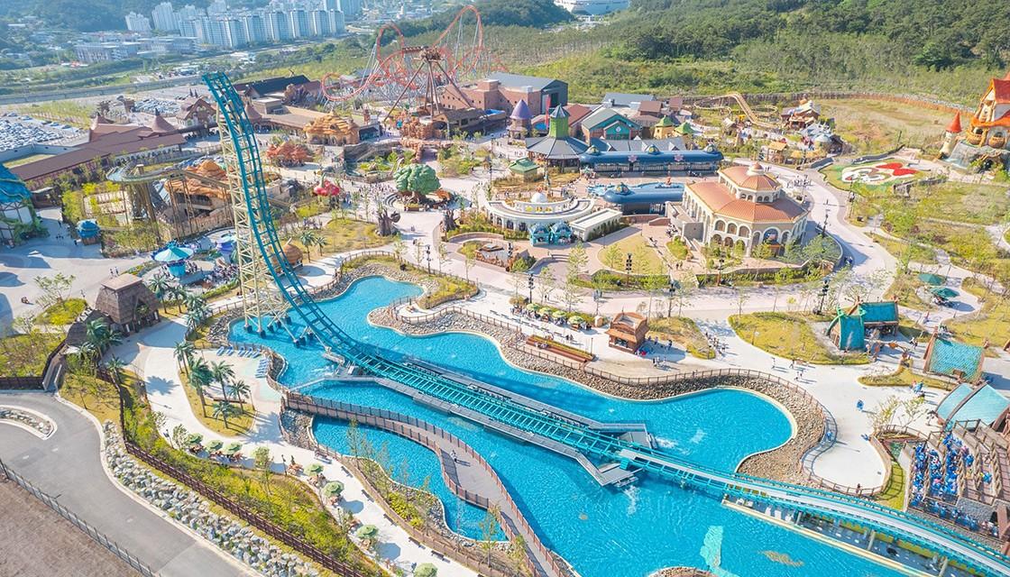 Eight construction theme parks around the world 