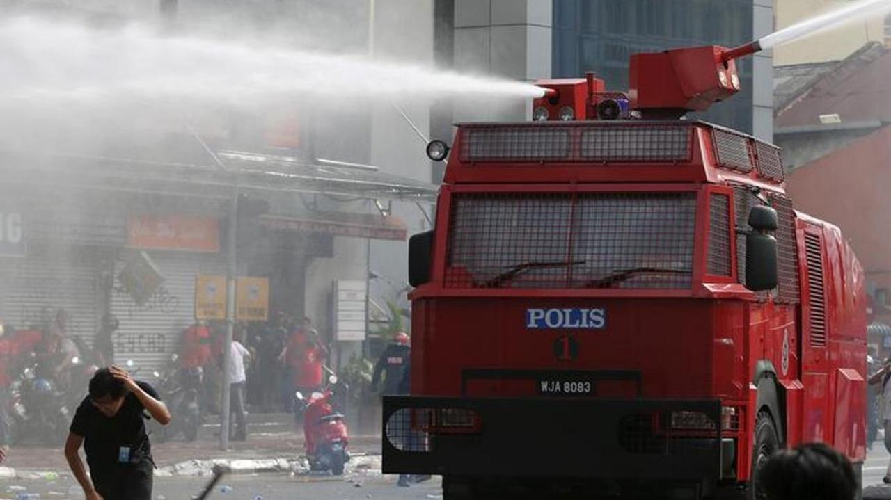 Water Cannons Fired On Malaysian Govt Rally Newshub