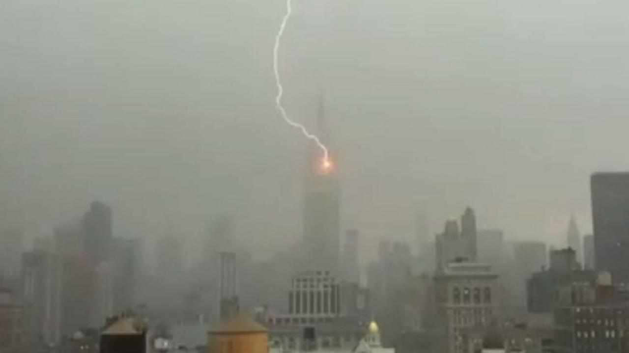 Watch: Lightning strikes Empire State Building | Newshub