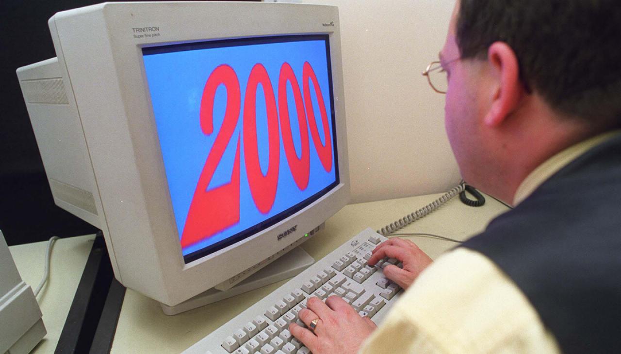 Donald Trump orders government to stop work on Y2K bug, 17 years