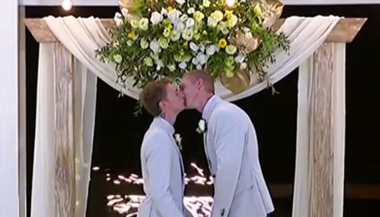 Australia celebrates first official day of same-sex marriage | Newshub