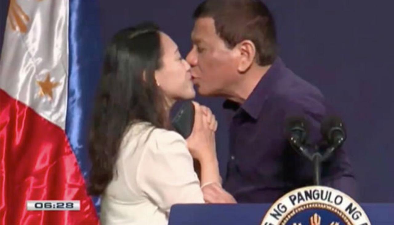 Rodrigo Duterte Condemned For Disgusting Public Kiss With Woman Newshub 