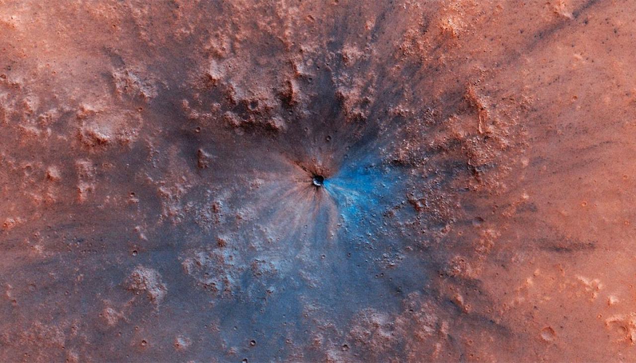 Blue Crater On The Martian Surface Wows Astronomers | Newshub