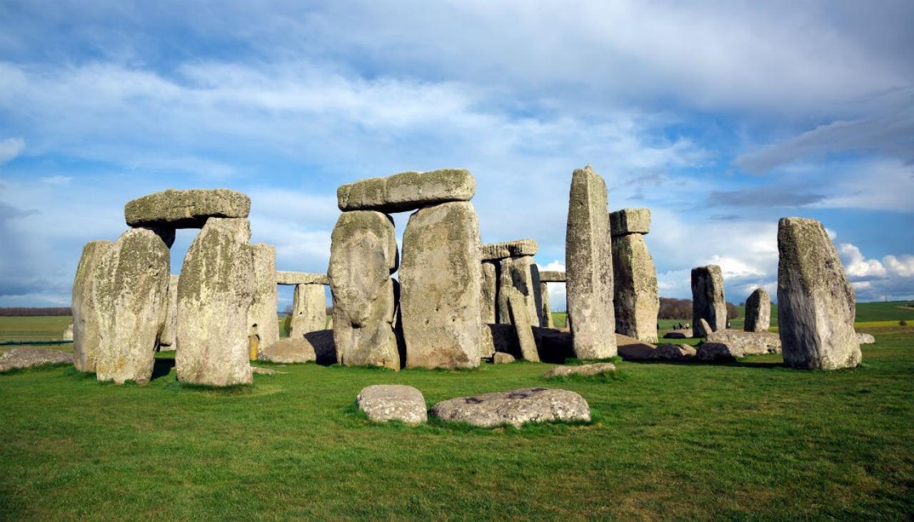 Vast ring of 'astonishing' neolithic shafts discovered